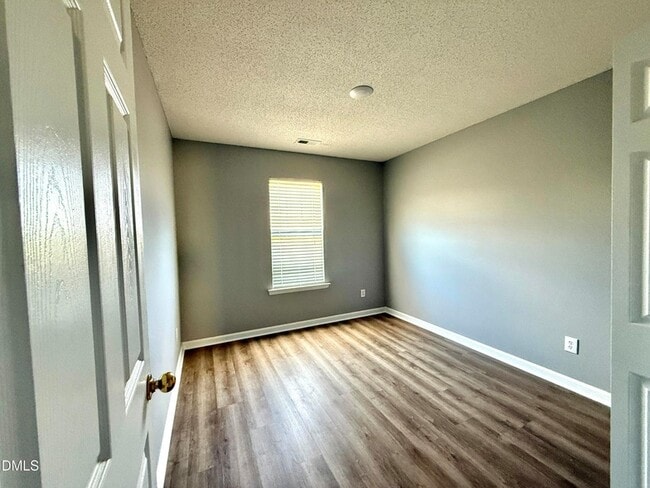 Building Photo - 316 Valley Glen Dr