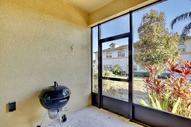 Building Photo - Gorgeous 4/2.5 Spacious Townhome with a Loft Area and a 2 Car Garage in the Desirable Gated Commu...