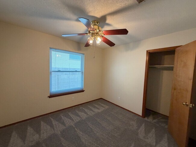Building Photo - 3 Bedroom Single Story Home Available Near Juan Tabo Blvd SE & Southern Blvd SE!