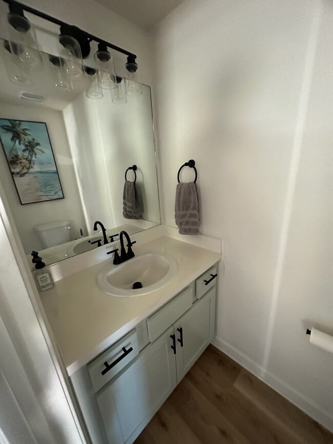 Building Photo - 852 Capitol Pkwy