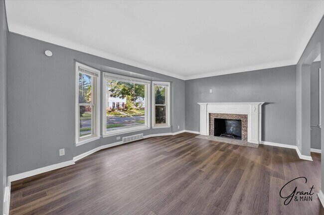 Building Photo - 17400 Huntington Rd