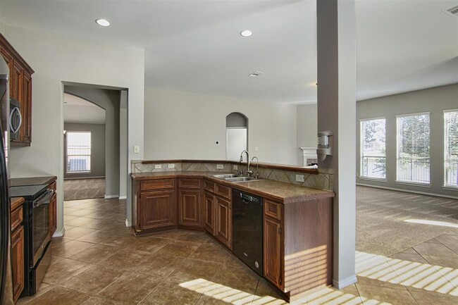 Building Photo - 26007 Waldridge Dr