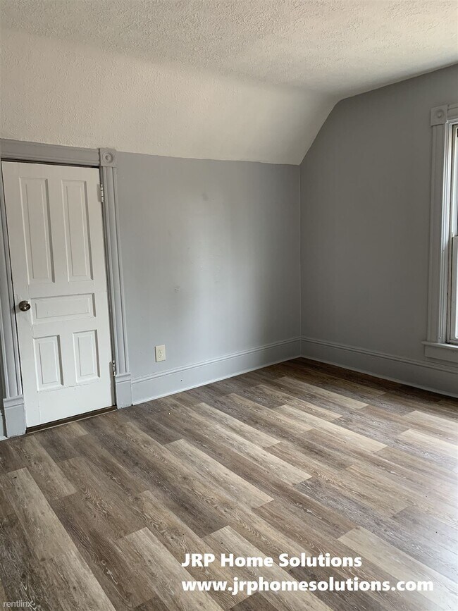 Building Photo - 4 br, 1 bath House - 202 S West Ave