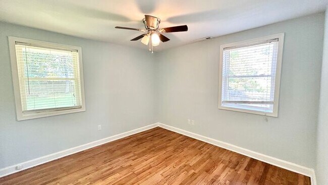 Building Photo - Cozy Remodeled Decatur 1 Bed-1 Bath DUPLEX...