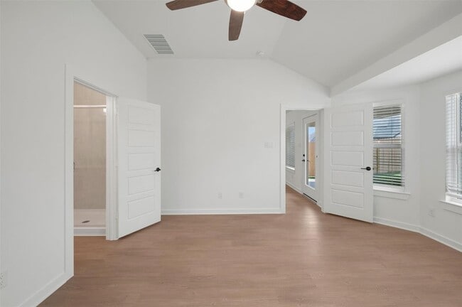 Building Photo - 32506 Lantana Flds Rd