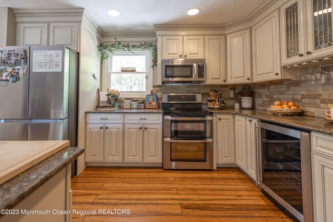 Building Photo - 38 Claridge Dr