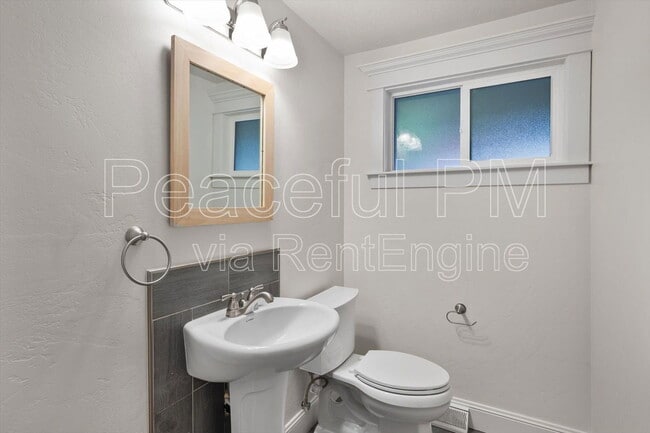 Building Photo - 1380 E 330 S