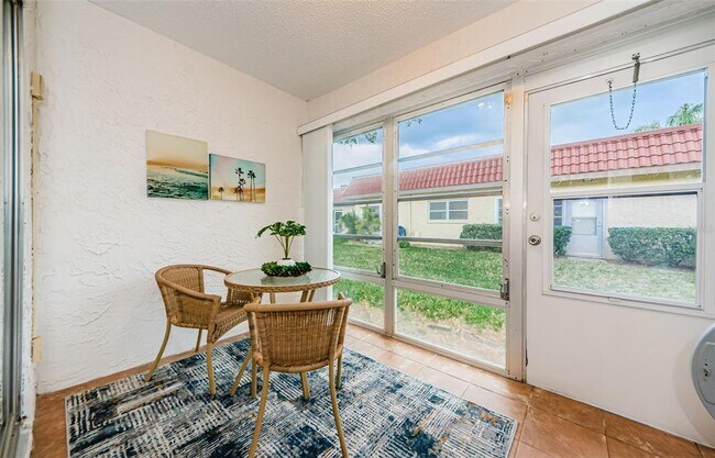 Building Photo - 601 N Hercules Ave