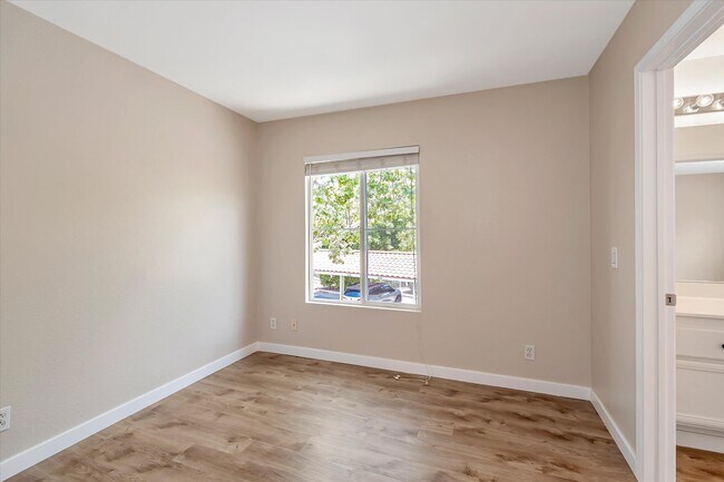 Building Photo - 18014 Flynn Dr