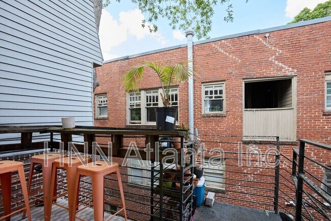 Building Photo - 439 N Highland Ave NE