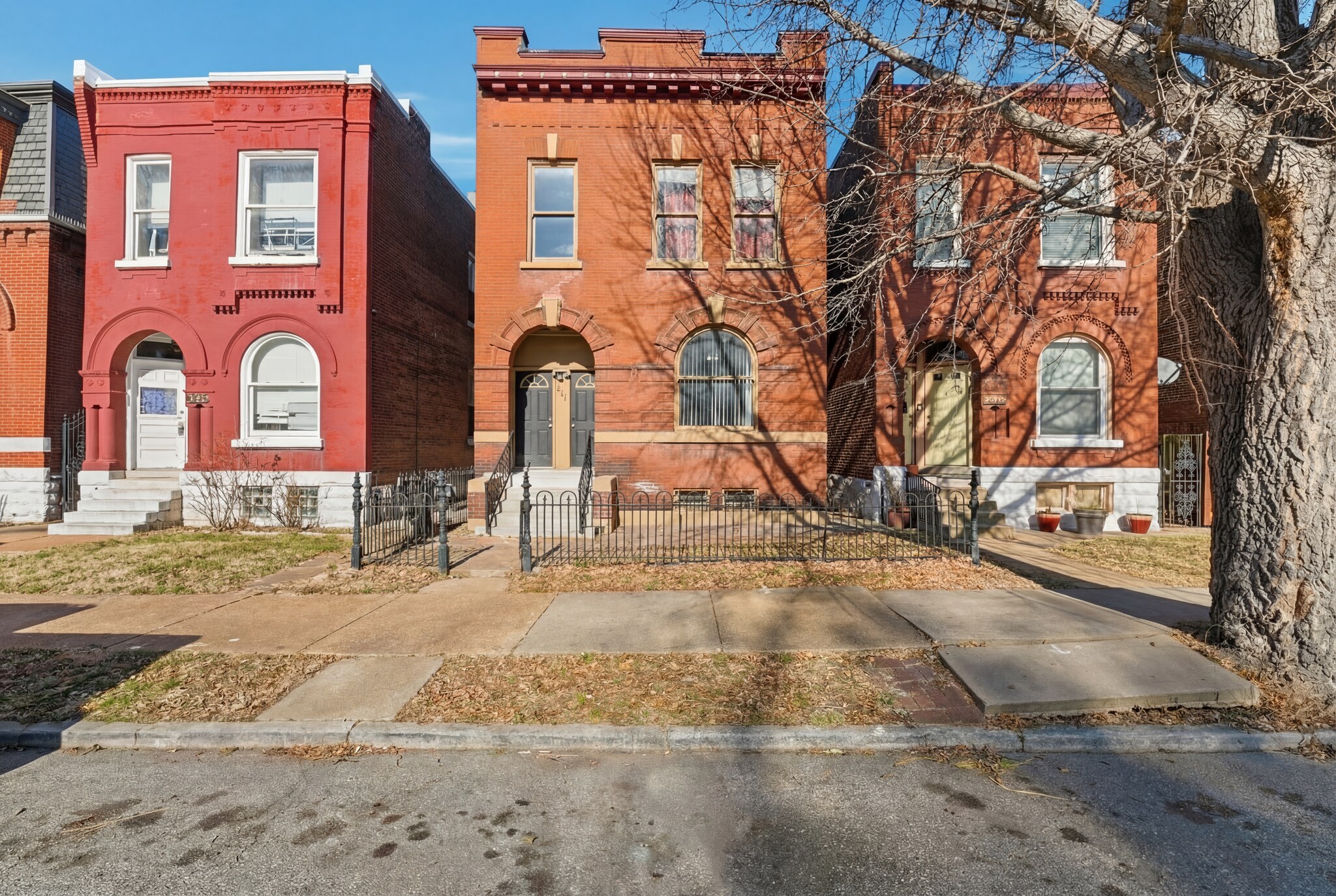 Building Photo - 2711 Allen Ave