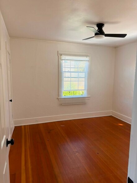Building Photo - 48 Daniels Ave