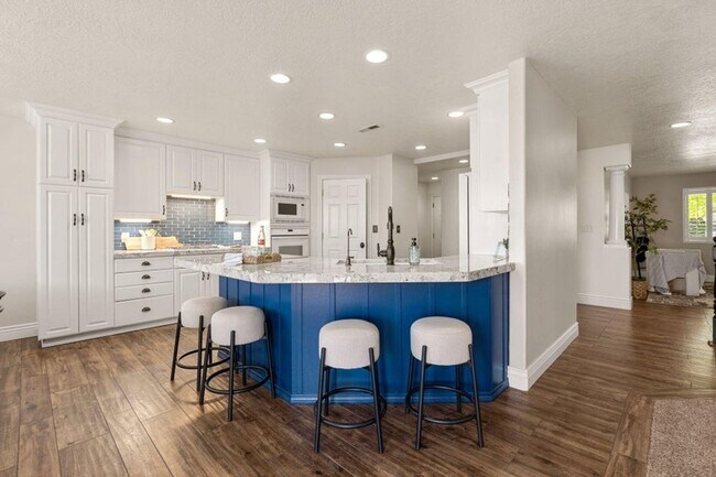 Building Photo - Beautiful Foremaster Ridge Home