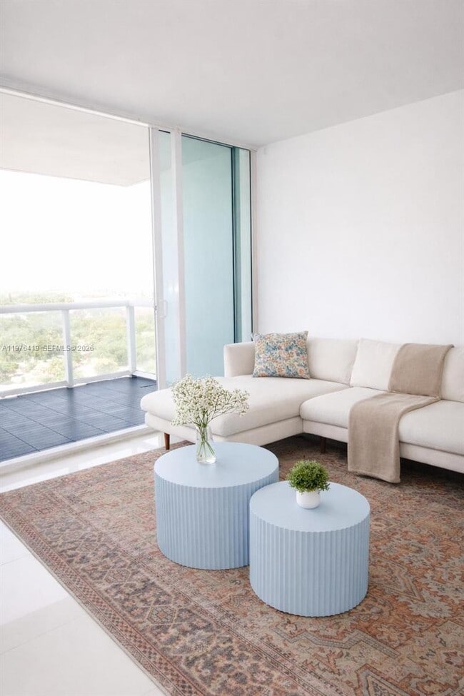 Building Photo - 1861 NW S River Dr