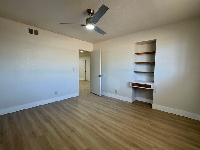 Building Photo - 408 W Ward Ave