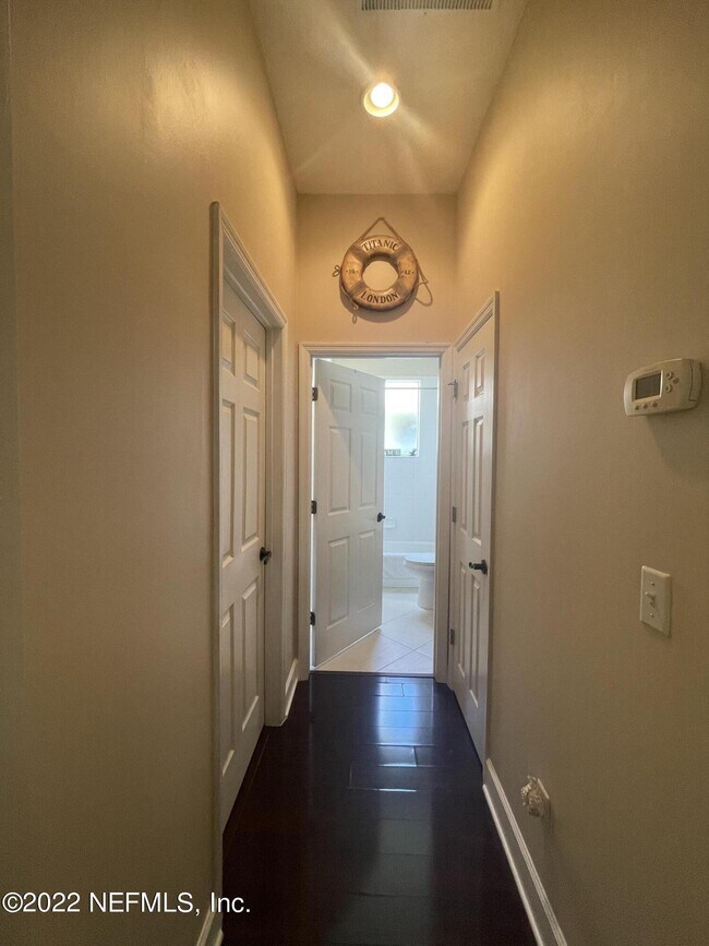 Building Photo - 204 Salt Grass Ct