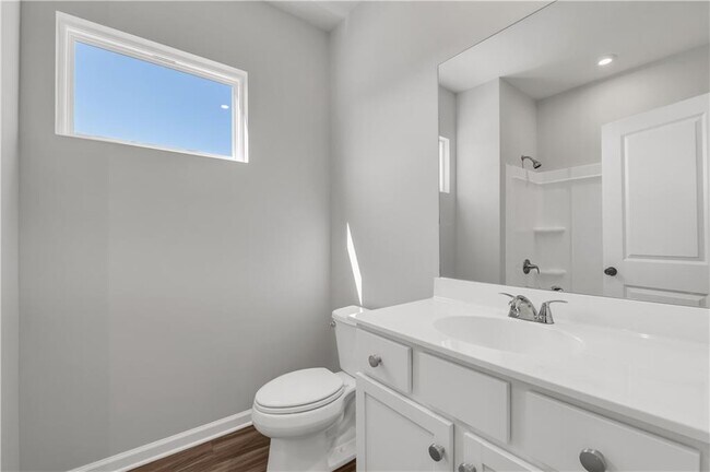 Building Photo - 660 Devon Aly