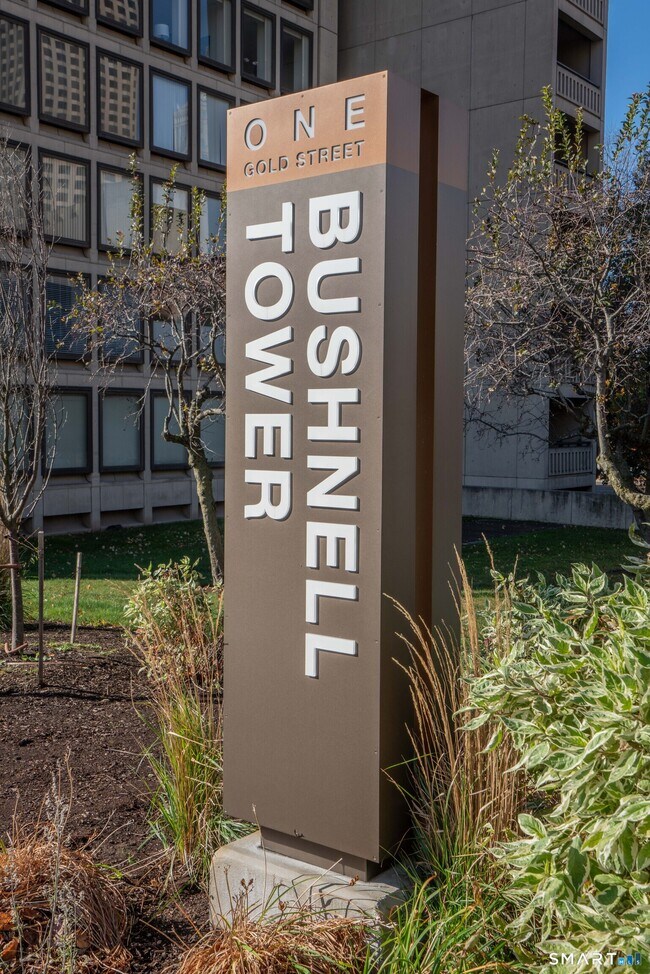 Building Photo - 1 Gold St