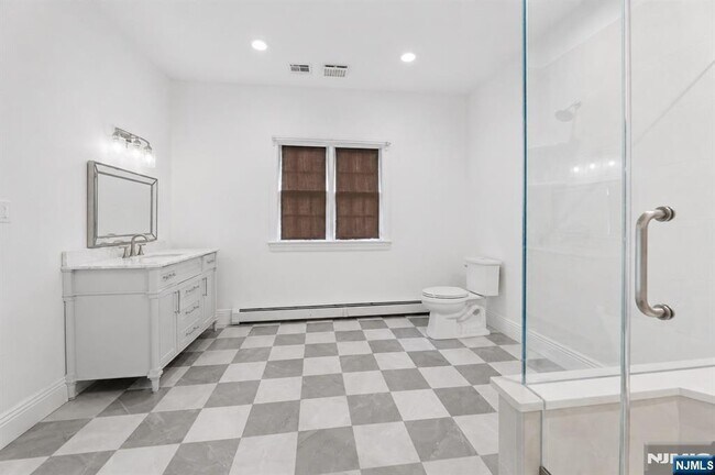 Building Photo - 122 Helen Ct
