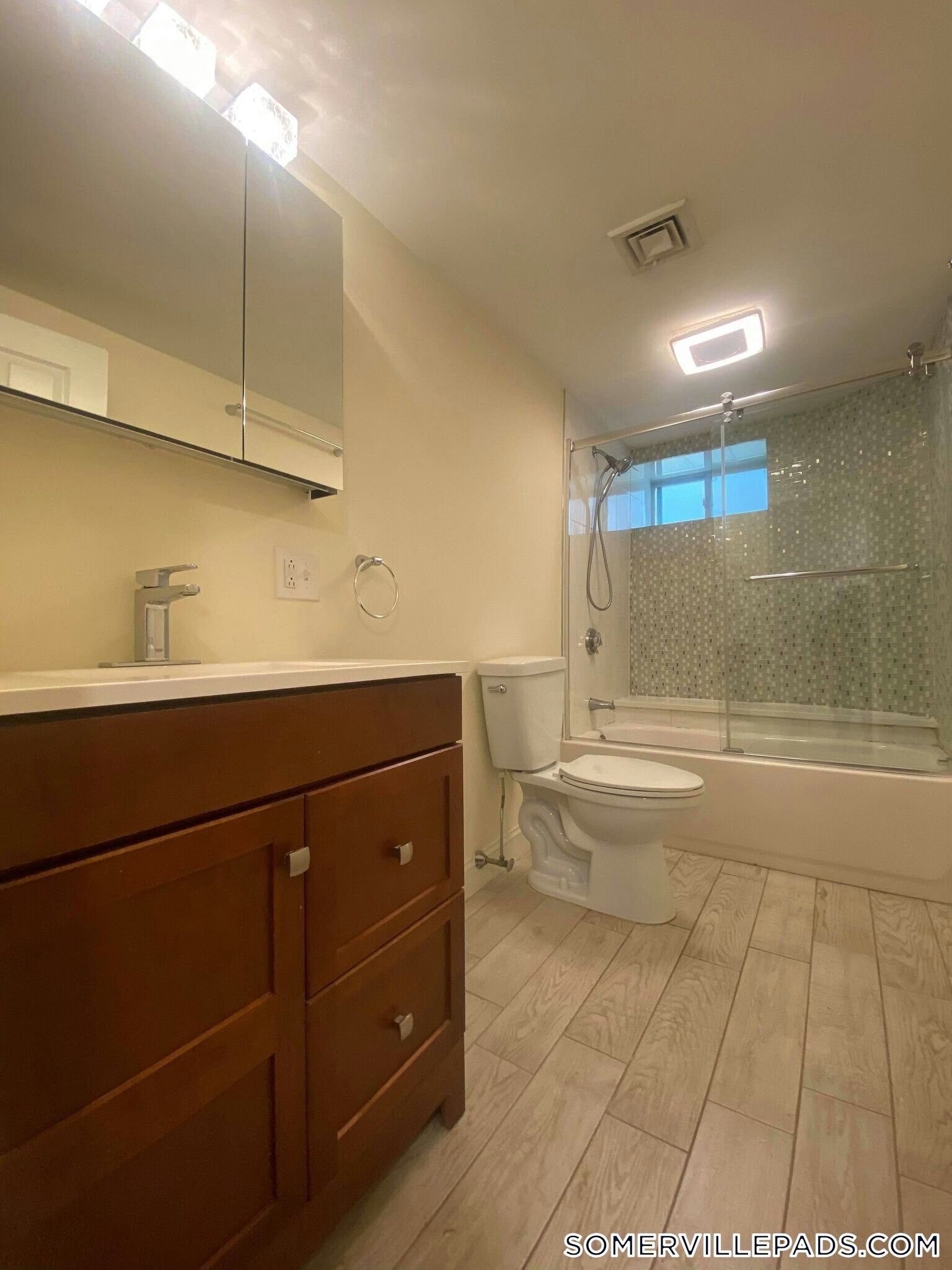 Building Photo - 65 Conwell Ave