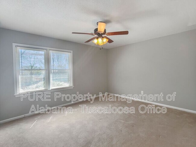 Building Photo - 4417 4th Ave E