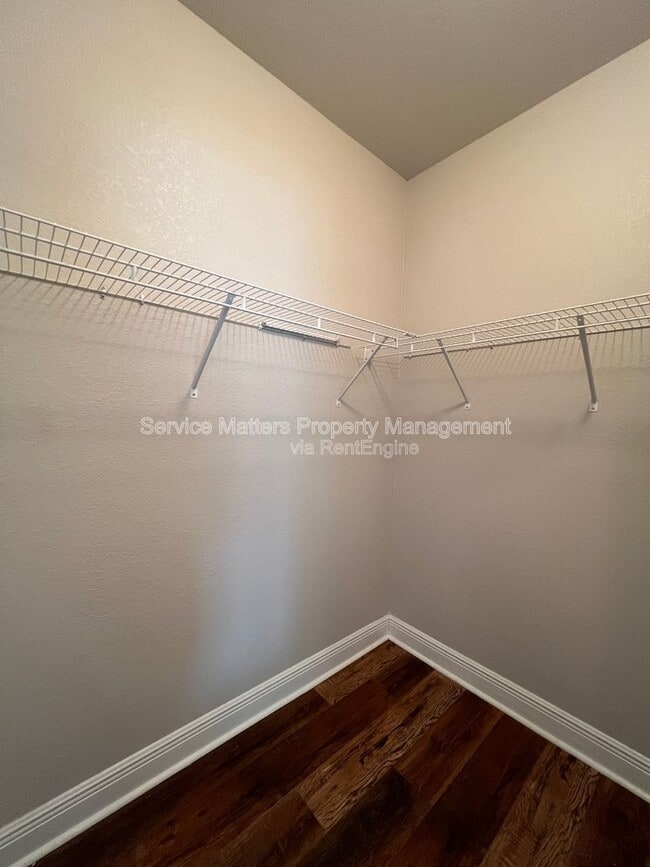 Building Photo - 5257 Parkside Dr
