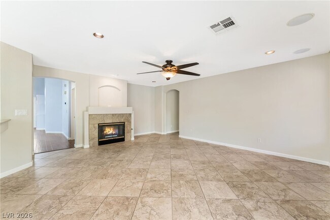 Building Photo - 1733 Tesara Vista Pl