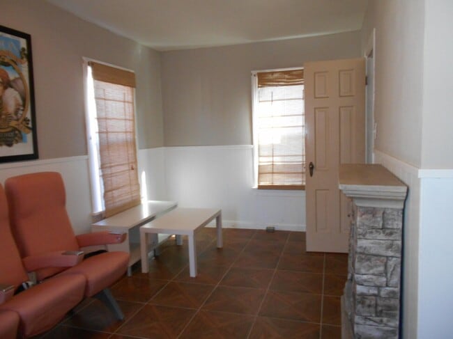 Building Photo - 2518 25th St