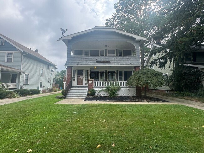 Building Photo - 2121 Carabel Ave