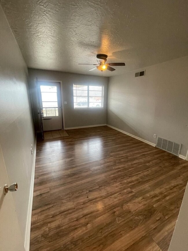 Building Photo - NORMAN HOME AVAILABLE FOR LEASE