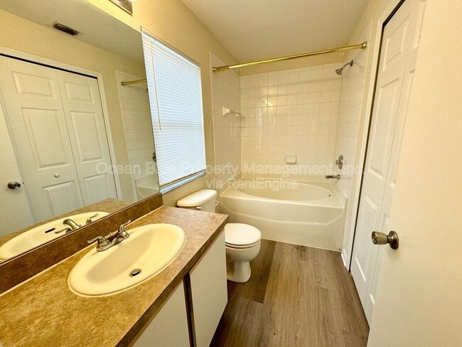 Building Photo - 3006 Summer House Dr