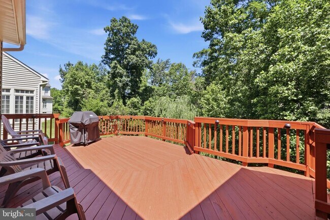 Building Photo - 5767 Bush Hill Dr