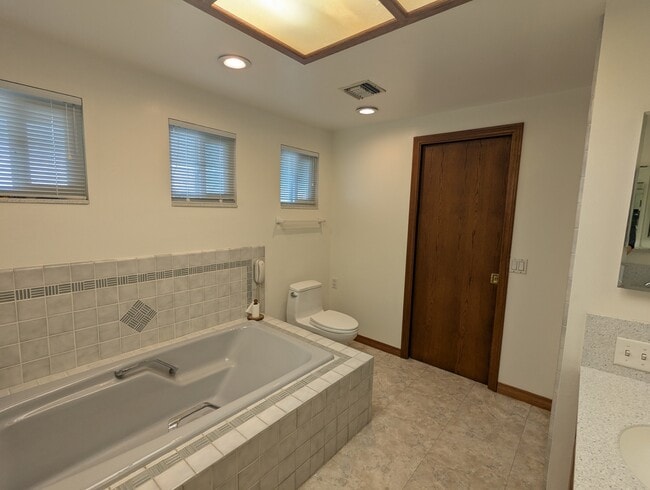 Building Photo - 9041 Emperor Ave