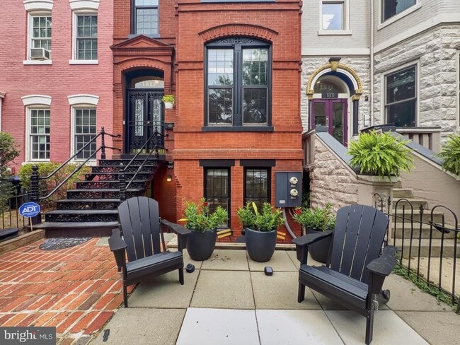 Building Photo - 1813 8th St NW