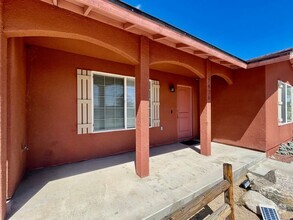 Building Photo - Wonderful home on a corner lot!