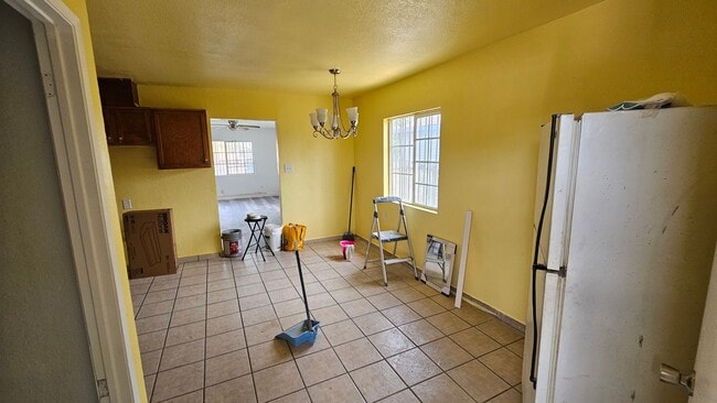 Building Photo - Coming Soon 3 Bd 1 Ba Home in East Bakersf...