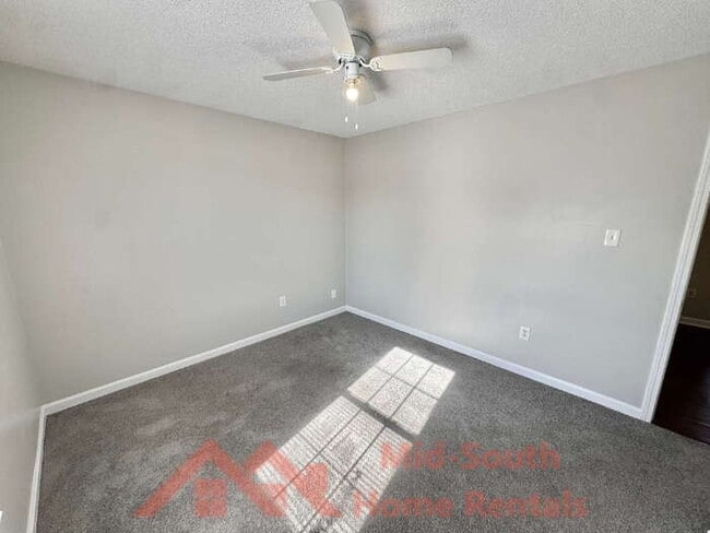 Building Photo - 6416 Valley Oak Dr