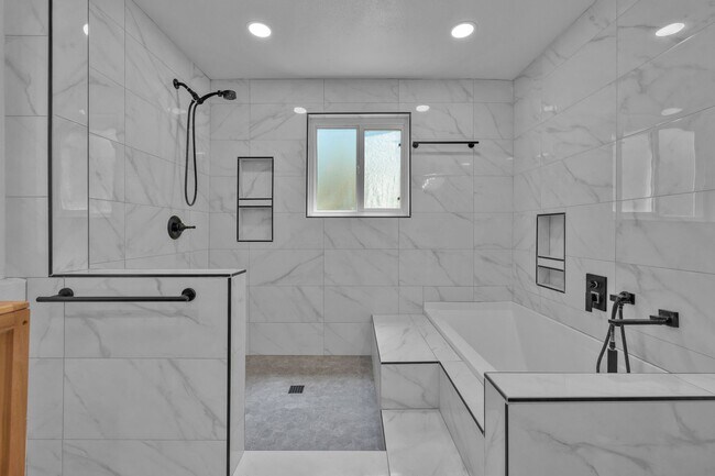 Building Photo - 3/3 HOME available NOW in DESCANSO w/ gara...