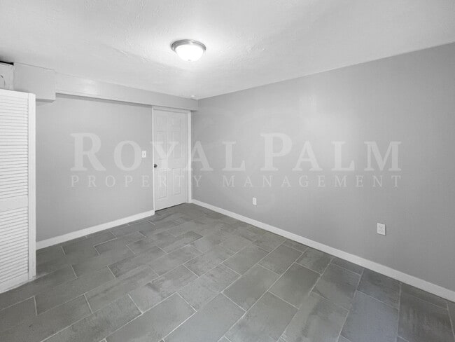 Building Photo - 1615 Evans Ave