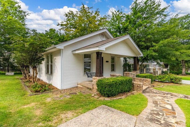 Building Photo - 4905 Lee Ave