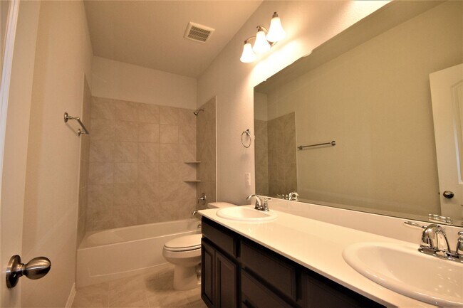 Building Photo - LOVELY FRISCO HOME IN GREAT NEIGHBORHOOD