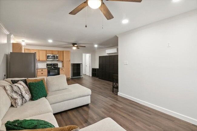 Building Photo - 1300 Kansas Ave S