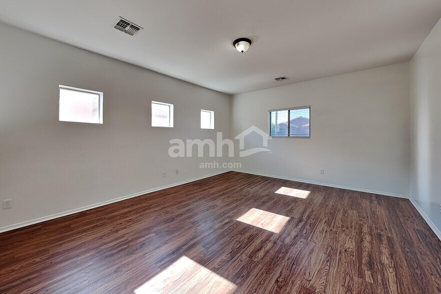 Building Photo - 17646 W Bridger St