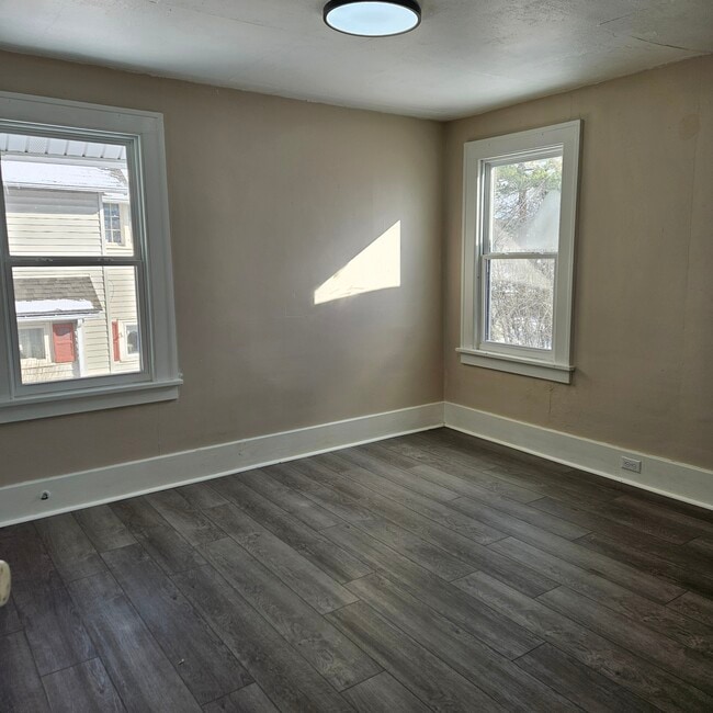 Building Photo - 35 Buffalo St