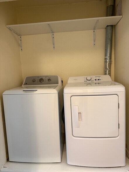 Building Photo - 9008 N Mohawk Ave