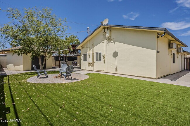 Building Photo - 8215 E Cypress St