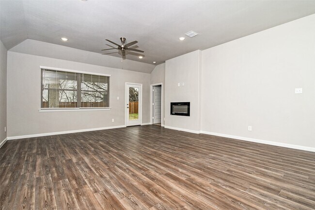Building Photo - 5239 Amistad Dr