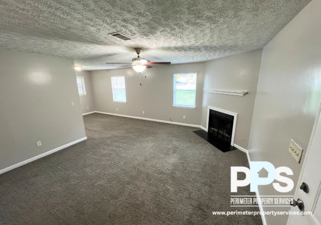 Building Photo - 5917 Summerglen Ln