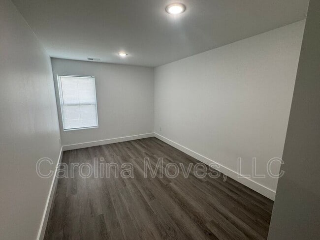 Building Photo - 4048 Parris Bridge Rd
