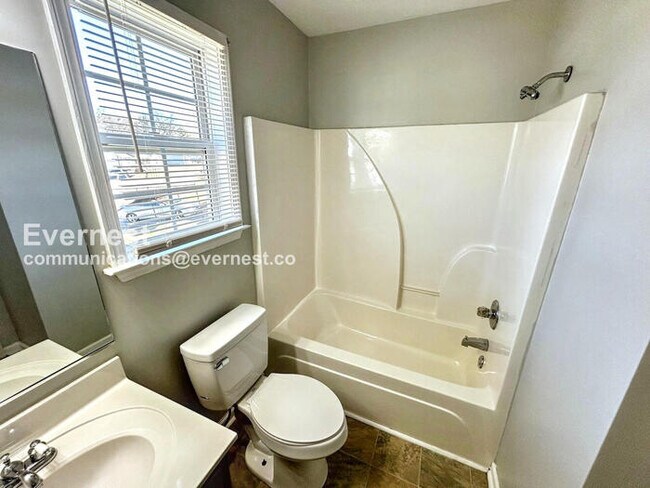 Building Photo - Limited Time Special Offer! / Spacious 3 Bed, 2 Bath Home with Deck, Patio, and Attached Garage